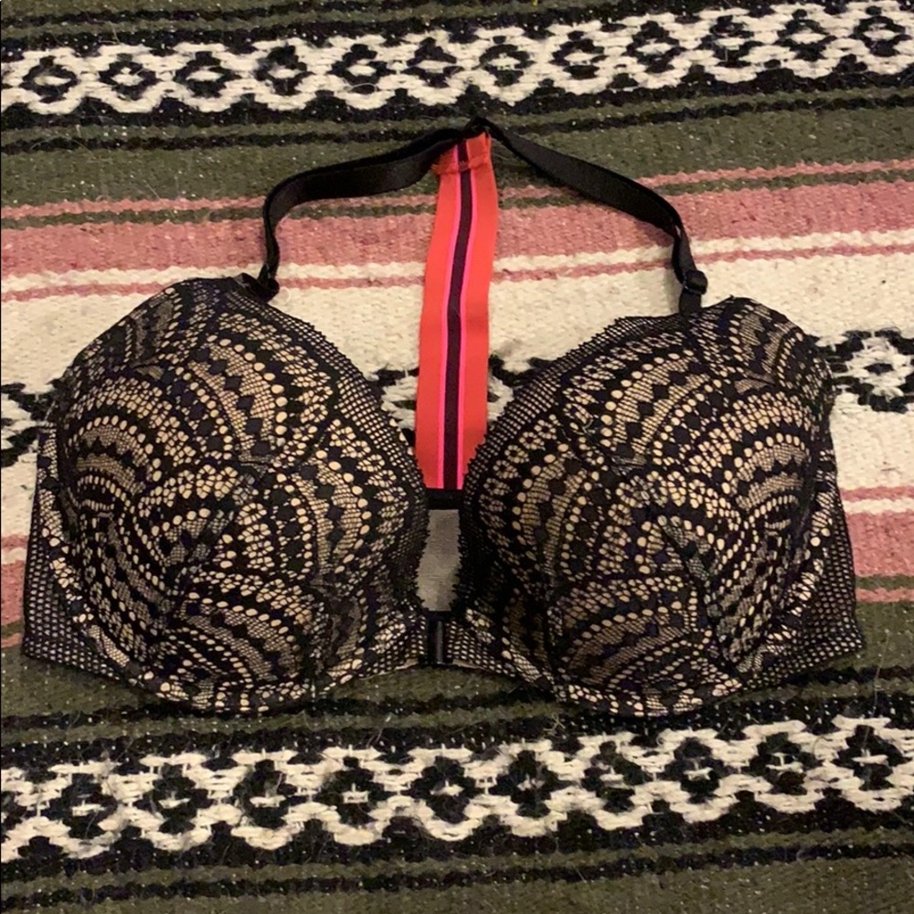 Victoria’s Secret lace front clip bra! (34DD)